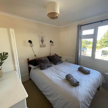 2 Bedroom Holiday Chalet Near Bude Kilkhampton Eksteriør billede